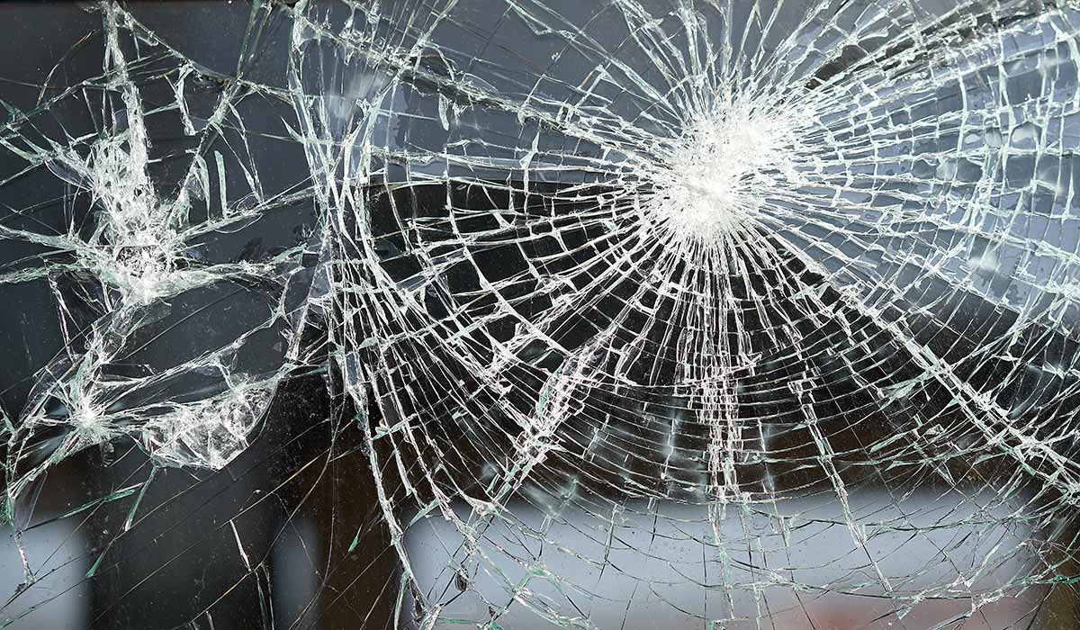 Sicherheitsfolie richtig reinigen AZ Glaserei