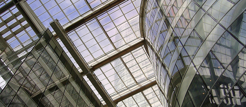 Paris   Architektur in Glas in La Defense