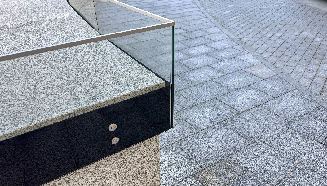 Einscheibensicherheitsglas mit erhöhter Schlag- und Stoßfähigkeit