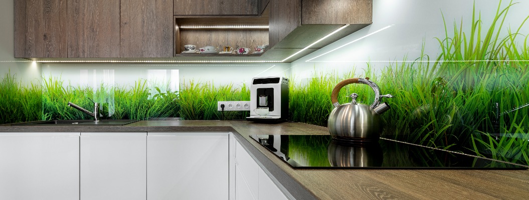 Individuelle und stilvolle Küchen: Designideen für Ihren Glasspritzschutz